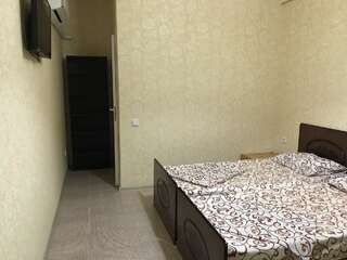 Гостевой дом Guest House REGAN Гагра Просторный двухместный номер с 2 отдельными кроватями-4