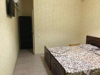 Гостевой дом Guest House REGAN Гагра Просторный двухместный номер с 2 отдельными кроватями-18